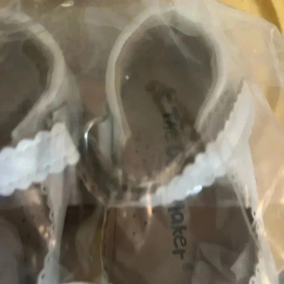 LITTLE GIRLS MARY JANE SCALLOPED TRIM SHOES WHITE NIP SIZE 6 - Picture 8 of 10
